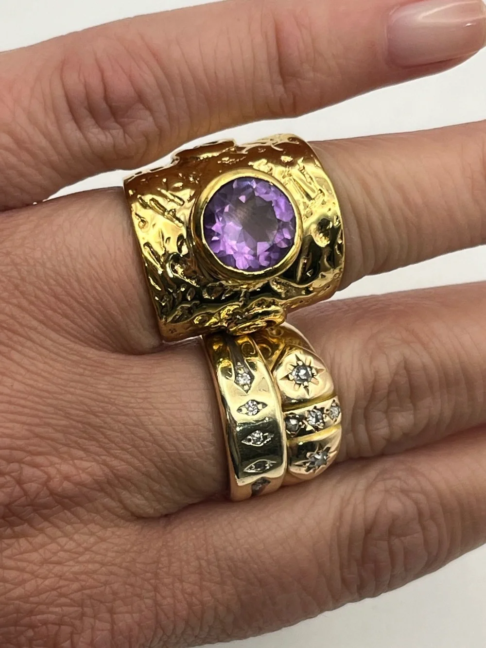 Italy wide textured gold tone band ring size 5 purple glass stone vintage